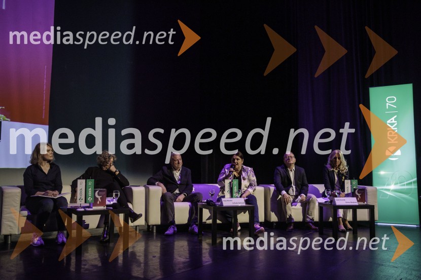  Anina Oblak, prevajalka;  Renato Zanella, umetniški direktor ljubljanskega baleta;  Staš Ravter, direktor SNG Opera in balet Ljubljana;  Uršula Cetinski, generalna direktorica, Cankarjev dom; mag. Aleš Drenik, vodja programa resne glasbe, opere in balet, Cankarjev dom;  Elvira Medved,  vodja Službe za odnose z javnostmi Krka d.d.Novinarska konferenca ob 2. mednarodnem festivalu Baletne noči