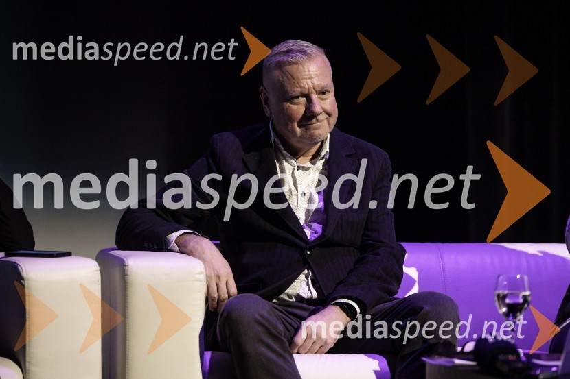  Staš Ravter, direktor SNG Opera in balet LjubljanaNovinarska konferenca ob 2. mednarodnem festivalu Baletne noči