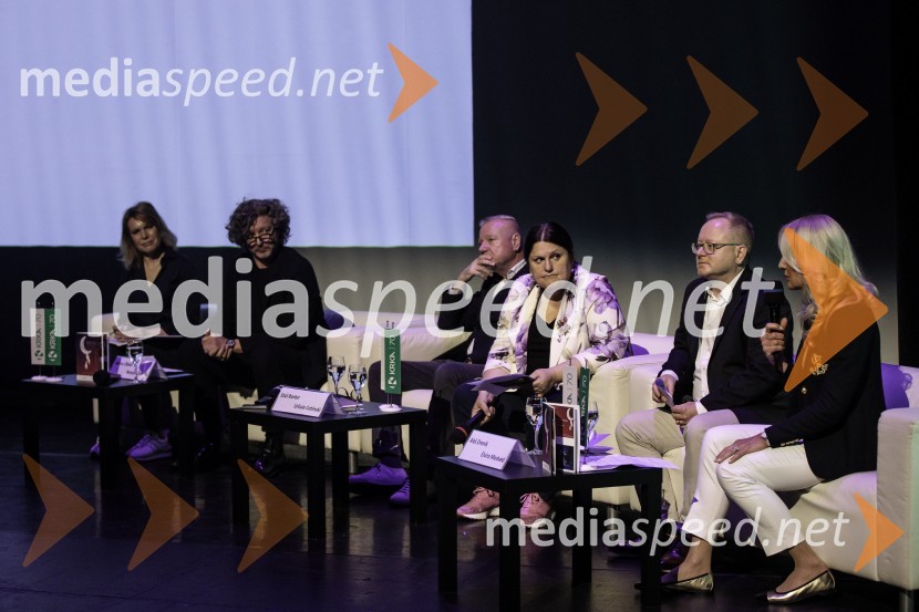  Anina Oblak, prevajalka;  Renato Zanella, umetniški direktor ljubljanskega baleta;  Staš Ravter, direktor SNG Opera in balet Ljubljana;  Uršula Cetinski, generalna direktorica, Cankarjev dom; mag. Aleš Drenik, vodja programa resne glasbe, opere in balet, Cankarjev dom;  Elvira Medved,  vodja Službe za odnose z javnostmi Krka d.d.Novinarska konferenca ob 2. mednarodnem festivalu Baletne noči