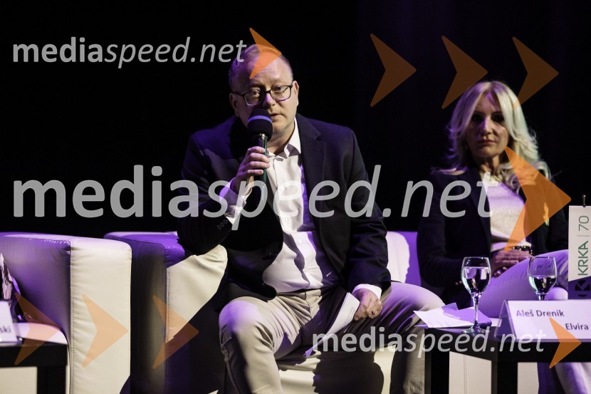 mag. Aleš Drenik, vodja programa resne glasbe, opere in balet, Cankarjev dom;  Elvira Medved,  vodja Službe za odnose z javnostmi Krka d.d.Novinarska konferenca ob 2. mednarodnem festivalu Baletne noči