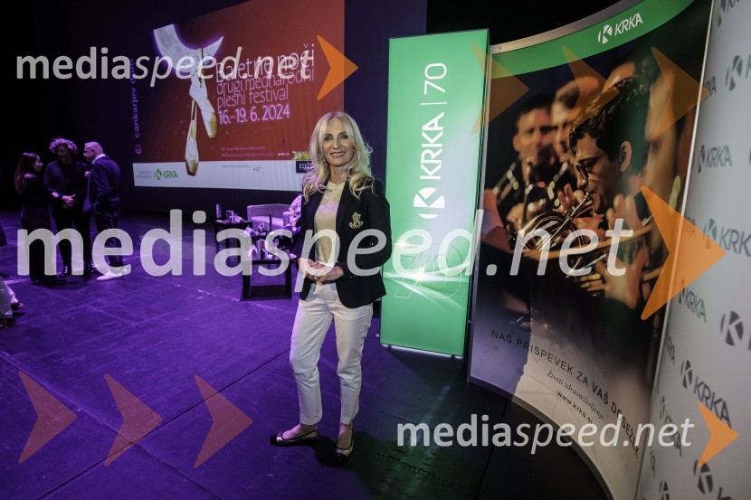  Elvira Medved,  vodja Službe za odnose z javnostmi Krka d.d.Novinarska konferenca ob 2. mednarodnem festivalu Baletne noči