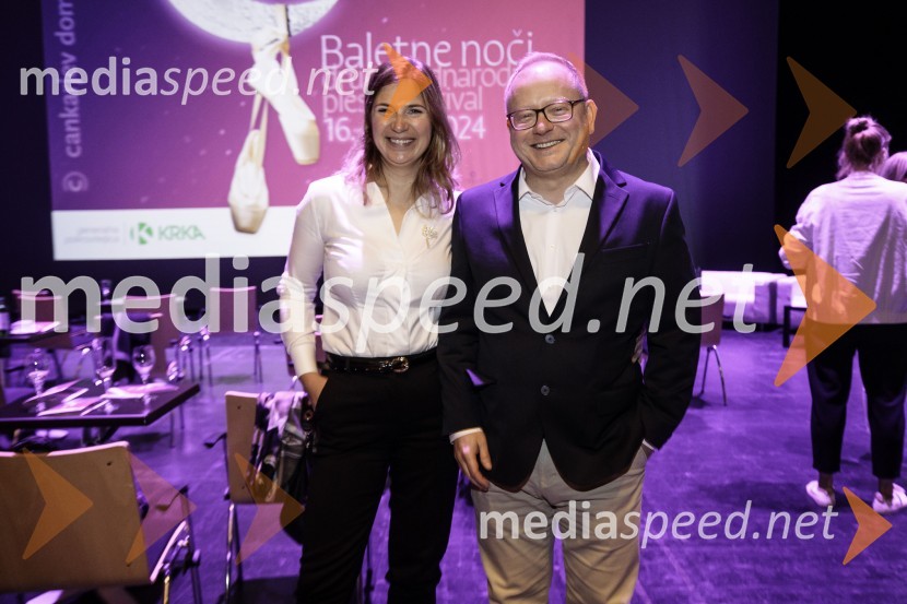  Barbara Čepirlo Čičigoj, odnosi z javnostjo Opera in Balet Ljubljana; mag. Aleš Drenik, vodja programa resne glasbe, opere in balet, Cankarjev domNovinarska konferenca ob 2. mednarodnem festivalu Baletne noči