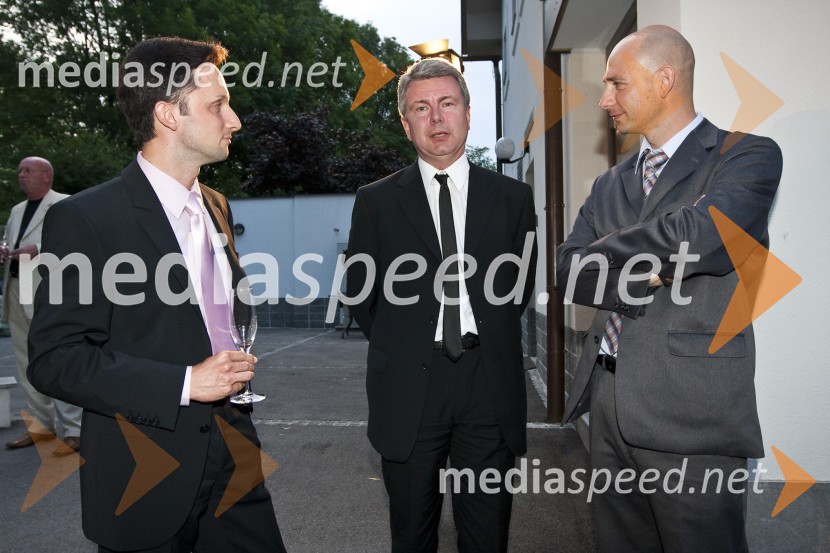 David Jurič, generalni direktor Summit Motors, ... in Aleš Suhorepec, direktor Nissan Slovenija  	Poslovni avto leta 2009, podelitev priznanj