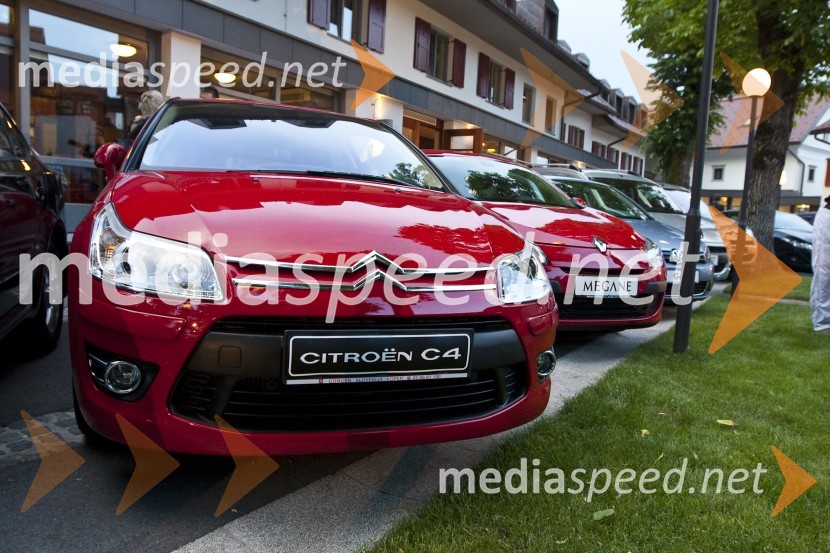 David Jurič, generalni direktor Summit Motors, ... in Aleš Suhorepec, direktor Nissan Slovenija  	Poslovni avto leta 2009, podelitev priznanj