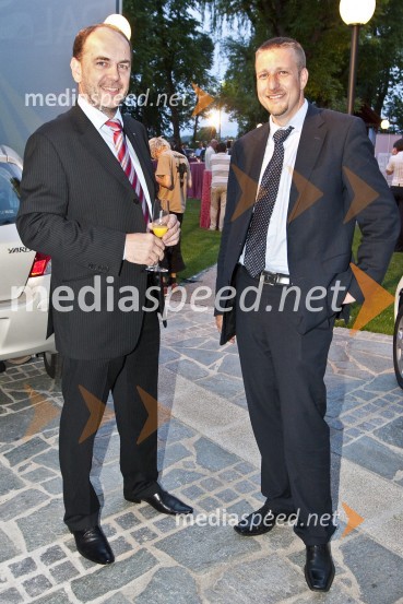 Gabrijel Škof, predsednik uprave Adriatic Slovenica in Gregor Pilgram, predsednik uprave Generali ZavarovalnicaPoslovni avto leta 2009, podelitev priznanj