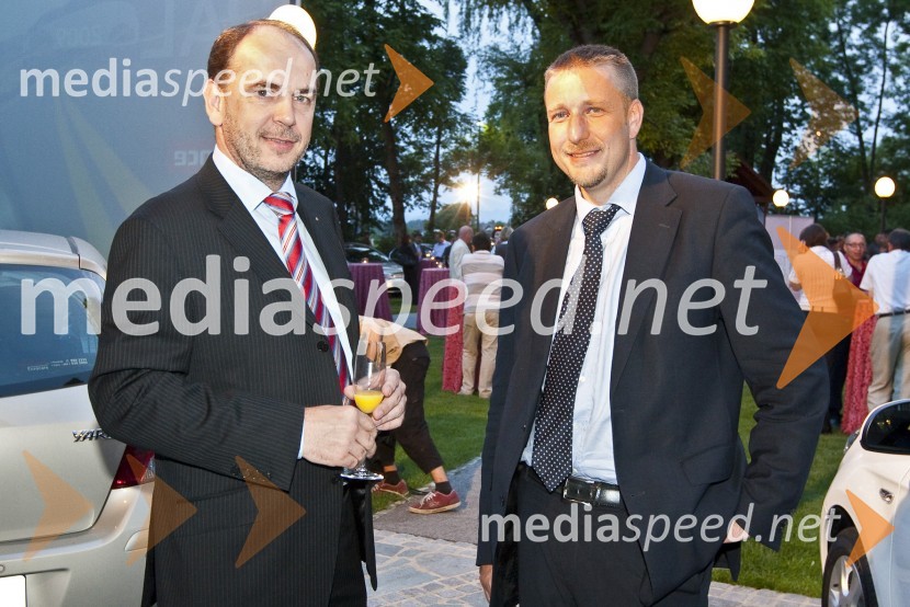 Gabrijel Škof, predsednik uprave Adriatic Slovenica in Gregor Pilgram, predsednik uprave Generali ZavarovalnicaPoslovni avto leta 2009, podelitev priznanj