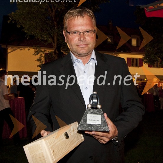 Marko Škriba, direktor znamke Volkswagen pri Porsche Slovenija d.o.o.Poslovni avto leta 2009, podelitev priznanj