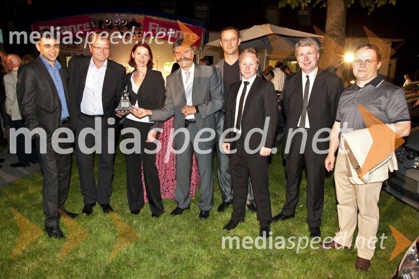 ..., Marko Škriba, direktor znamke Volkswagen pri Porsche Slovenija d.o.o., ..., ..., Darko Horvat, direktor programa Audi pri Porsche Slovenija d.o.o., Peter Brajnik, Porsche Slovenija d.o.o., ... in ...Poslovni avto leta 2009, podelitev priznanj