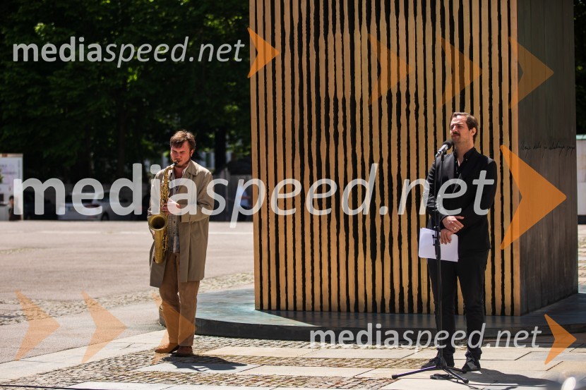  Lenart De Bock, saksofonist in skladatelj;  Gal  Oblak, igralec Slovesnost ob obletnici Cankarjevega rojstva