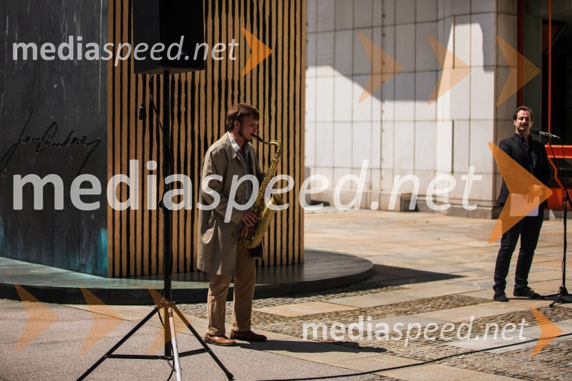  Lenart De Bock, saksofonist in skladatelj;  Gal  Oblak, igralec Slovesnost ob obletnici Cankarjevega rojstva