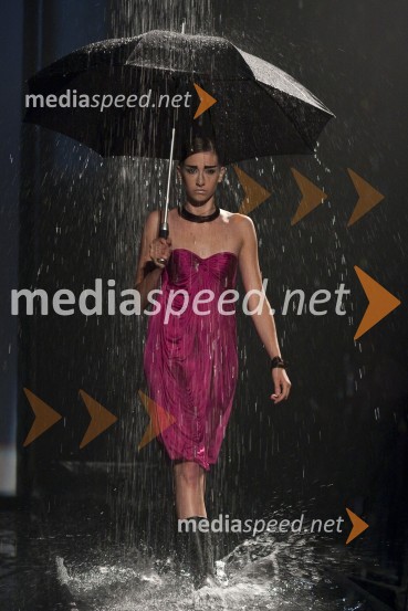 Iza Simčič, manekenkaPredstavitev BMW Z4 Roadster in predpremiera BMW Series 5 Gran Turismo