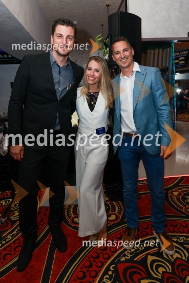  Damijan Turk, regionalni vodja, Admiral Slovenija;  Natalija Veronik, moderatorka, Radio City; mag. Klemen Čaleta, direktor, Admiral SlovenijaOtvoritev prenovljenega Casina Admiral Maribor