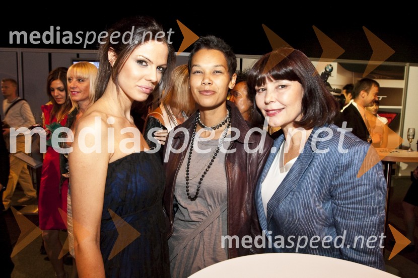 Sabina Remar, Miss Universe Slovenije 2004, Alice Camara in Nina Gazibara, nekdanji manekenkiPredstavitev BMW Z4 Roadster in predpremiera BMW Series 5 Gran Turismo