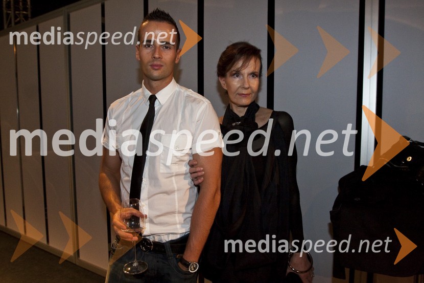 Marjeta Grošelj, oblikovalka torbic in njen sin, Gašper Grošelj, manekenPredstavitev BMW Z4 Roadster in predpremiera BMW Series 5 Gran Turismo