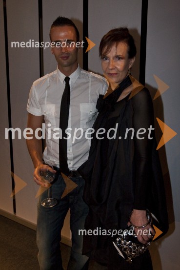 Marjeta Grošelj, oblikovalka torbic in njen sin, Gašper Grošelj, manekenPredstavitev BMW Z4 Roadster in predpremiera BMW Series 5 Gran Turismo