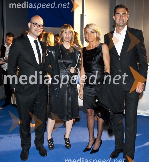 Miha Ažman, generalni direktor BMW Slovenija in njegovo dekle Barbara Podlogar, kostumografinja ter mag. Simona Dimic, vodja kabineta predsednika vlade RS in Roman Horvat, direktor in lastnik agencije EscapePredstavitev BMW Z4 Roadster in predpremiera BMW Series 5 Gran Turismo