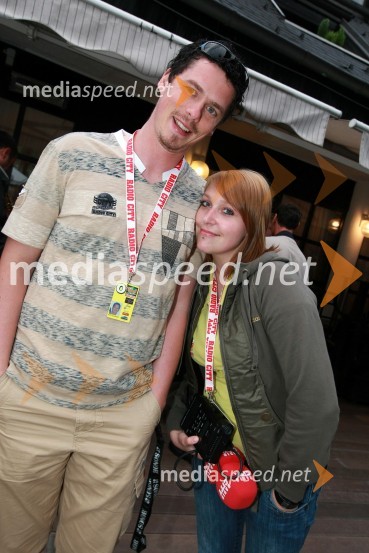 Boštjan Bračič, moderator na radiu City in Tanja Zdolšek, novinarka Radia CityRadio City, koncert 2009