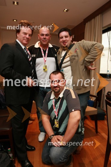 Zadaj: Mišo Hölbl, direktor in lastnik Radia City, Matjaž Šalamun - Šalca in Tine Križanič, člana ekipe Reporter Milan, spredaj: Dejan Vedlin, moderator Radia City in član ekipe Reporter MilanRadio City, koncert 2009