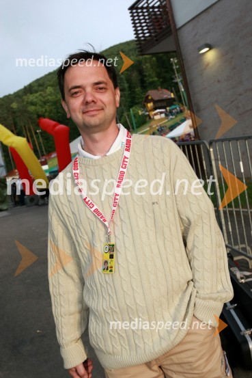 Sandi Križanič, glasbeni urednik na Radiu CityRadio City, koncert 2009