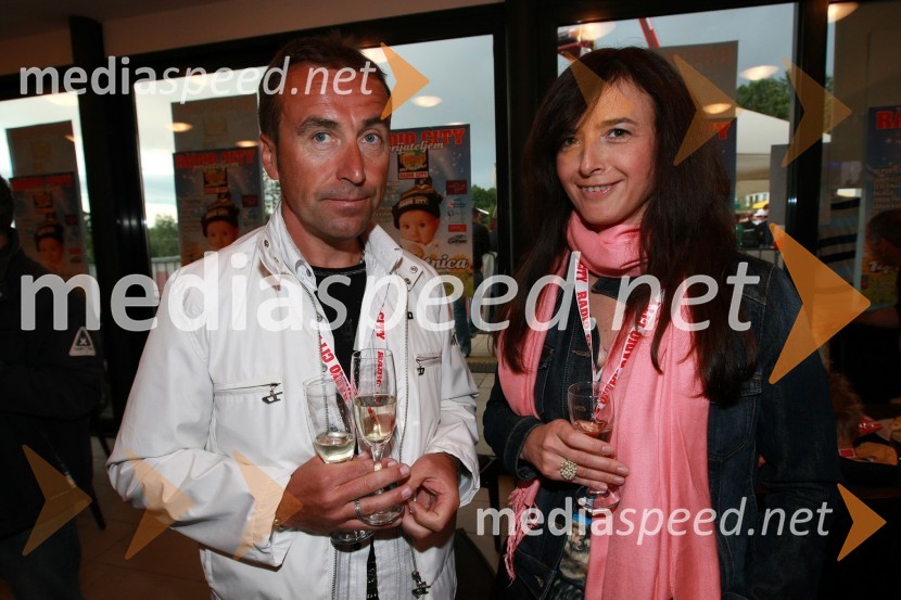 ... in Sabina Kisilak, lastnica butikov Kisilak  	 
	Radio City, koncert 2009