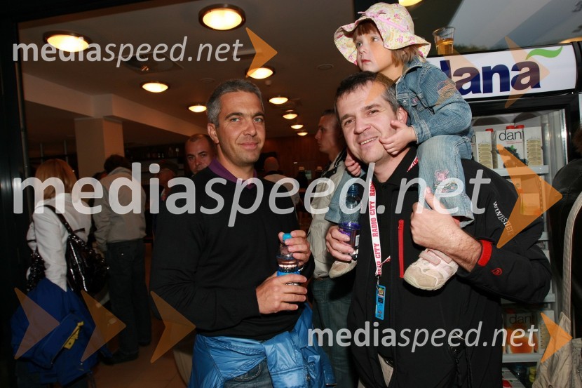 Marko Arsenovič, direktor podjetja S.Oliver SLO in Uroš Skuhala, direktor časnika Večer s hčerkoRadio City, koncert 2009