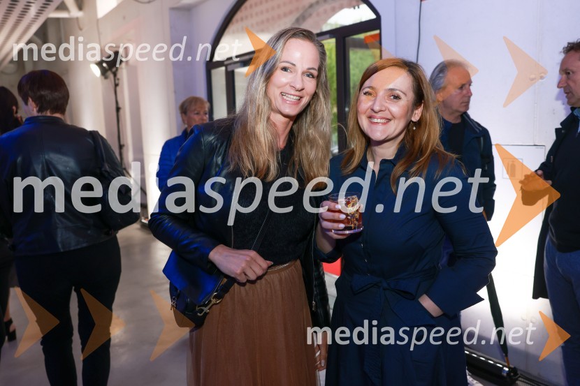  Mateja Špiranec, revija BZ;  ... Janja Garnbret vozi Lexus LBX