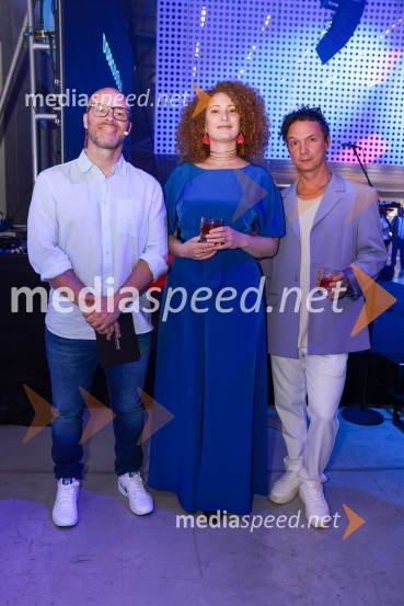  Ciril Komotar, vloger Komotar Minuta;  ... ;  ... Janja Garnbret vozi Lexus LBX