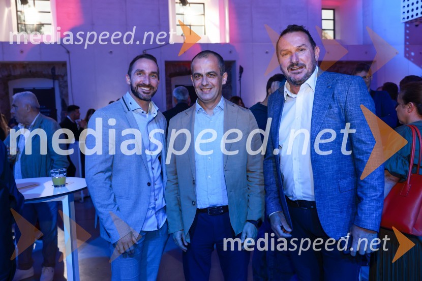  ... ;  Gregor  Mauko, direktor, Toyota Slovenija;  ... Janja Garnbret vozi Lexus LBX