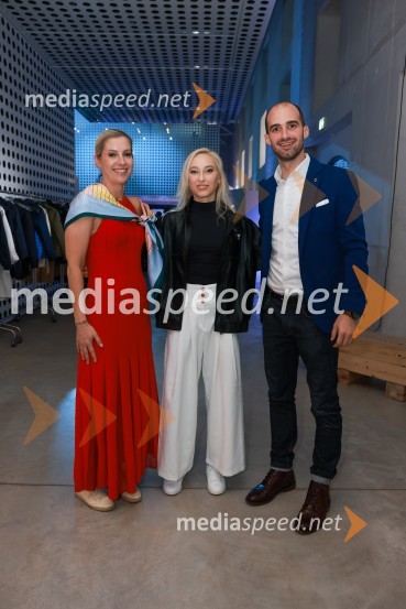  Maša Meden, vodja mobilnosti, marketinga in komunikacij, Toyota Slovenija;  Janja Garnbret, športna plezalka;  ... Janja Garnbret vozi Lexus LBX