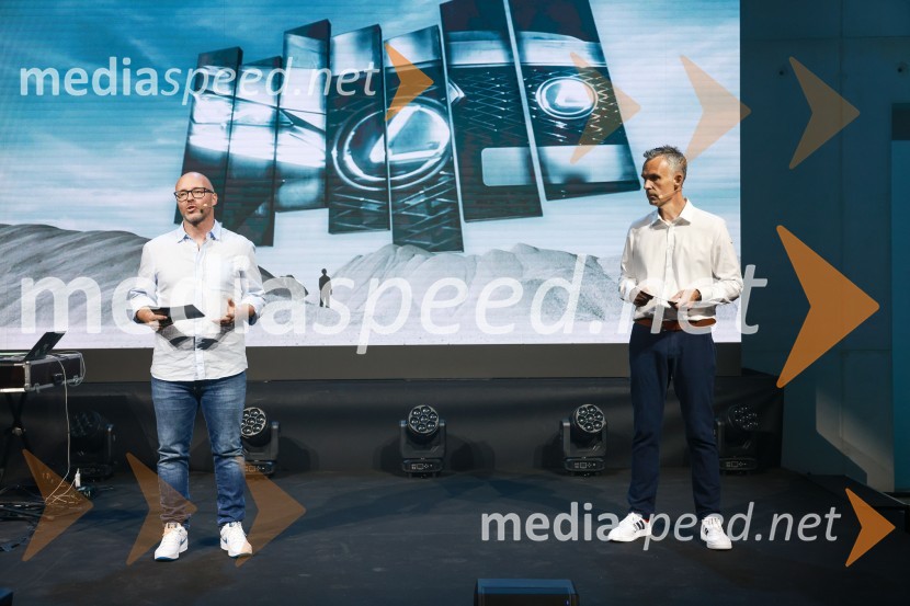  Ciril Komotar, vloger Komotar Minuta;  Primož Tiringar, direktor, Toyota SlovenijaJanja Garnbret vozi Lexus LBX