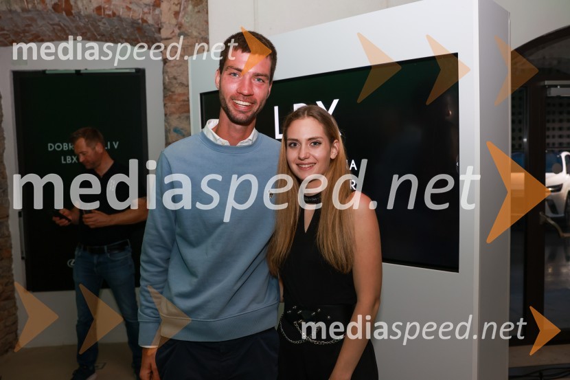 Janja Garnbret vozi Lexus LBX