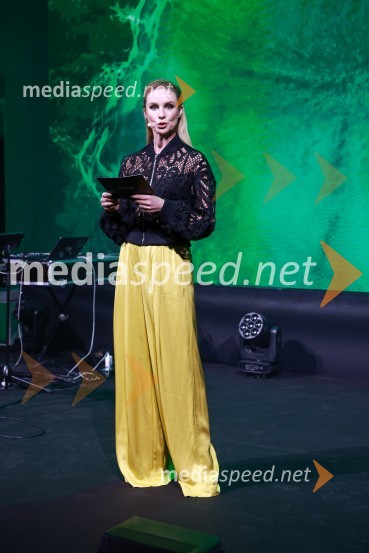  Iva Krajnc Bagola, igralkaJanja Garnbret vozi Lexus LBX