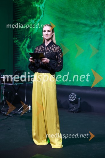  Iva Krajnc Bagola, igralkaJanja Garnbret vozi Lexus LBX