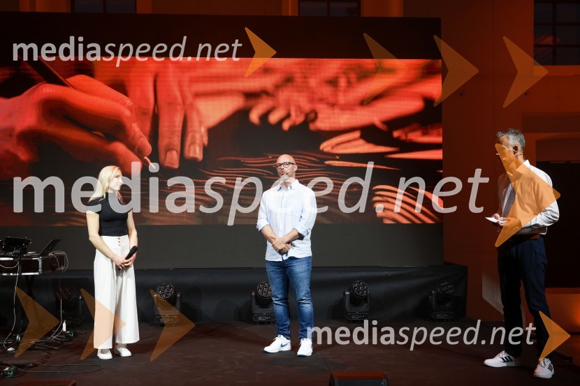  Janja Garnbret, športna plezalka;  Ciril Komotar, vloger Komotar Minuta;  ... Janja Garnbret vozi Lexus LBX