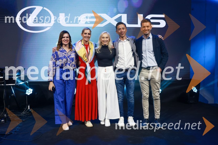  Danijela Stojanović, marketing, Toyota Adria;  Maša Meden, vodja mobilnosti, marketinga in komunikacij, Toyota Slovenija;  Janja Garnbret, športna plezalka;  Yosuke Arai, predsednik in glavni izvršni direktor, Toyota Adria d.o.o.;  Nino Kuduzović, vodja prodaje, Toyota SlovenijaJanja Garnbret vozi Lexus LBX