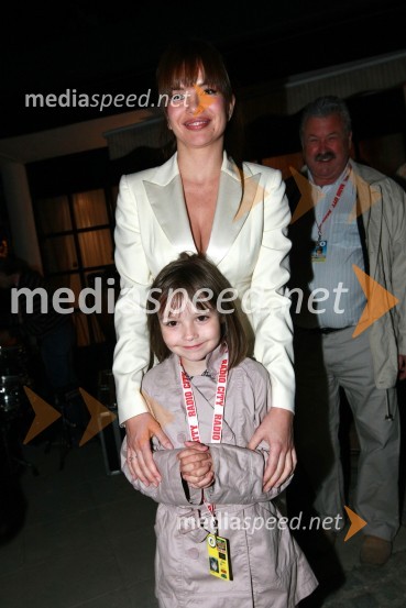 Severina, hrvaška pevka in Pia KonšakRadio City, koncert 2009