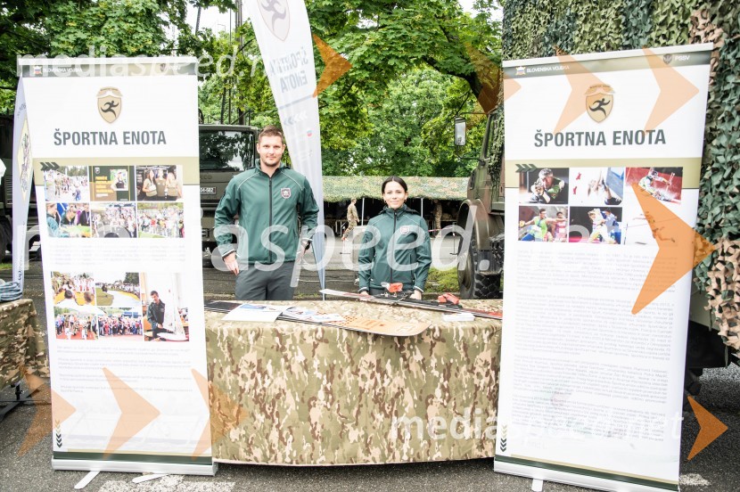  ... ;  Glorija Kotnik, slovenska deskarka na sneguDan Slovenske vojske 2024