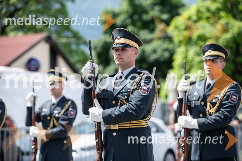  Klemen Bučan, radijski voditelj, stand-up komik, DJ;  ... ;  Luka Podlogar, NLB SkladiDan Slovenske vojske 2024