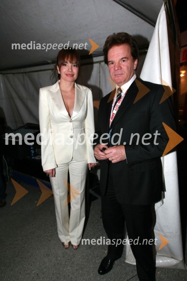 Severina, hrvaška pevka ter Mišo Hölbl, direktor in lastnik Radia CityRadio City, koncert 2009