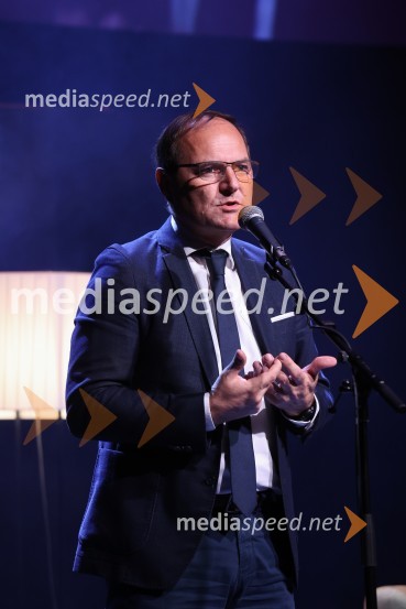  Tone Rode, direktor družbe DružinaDavid in Martin o iskanju miru