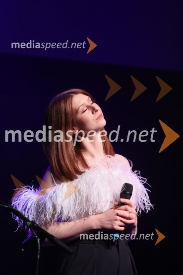  Eva Boto, pevkaDavid in Martin o iskanju miru