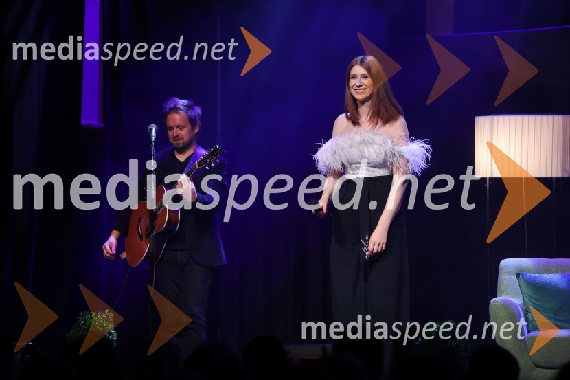  ... ;  Eva Boto, pevkaDavid in Martin o iskanju miru