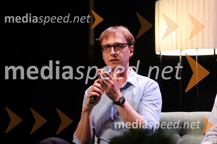  David Zupančič, specializant infektologije, pisatelj in spletni vplivnežDavid in Martin o iskanju miru