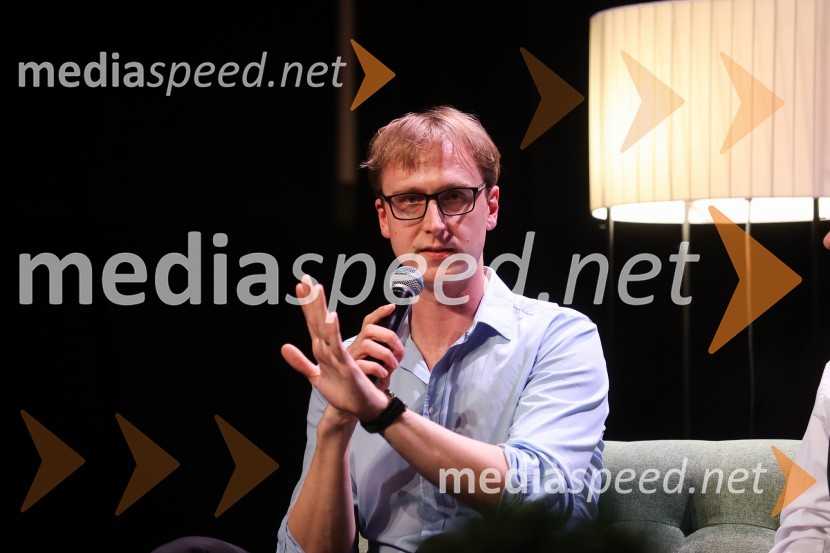  David Zupančič, specializant infektologije, pisatelj in spletni vplivnežDavid in Martin o iskanju miru