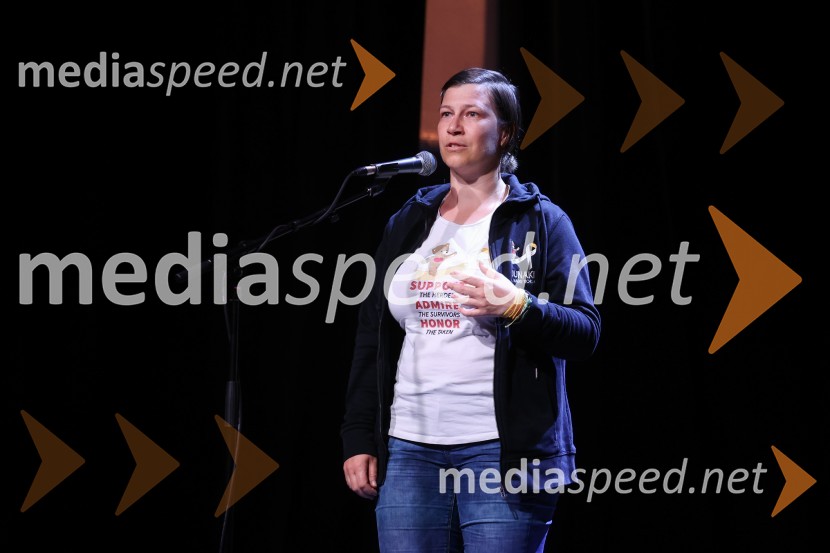  Urška Kolenc, predsednica, Društvo Junaki 3. nadstropjaDavid in Martin o iskanju miru