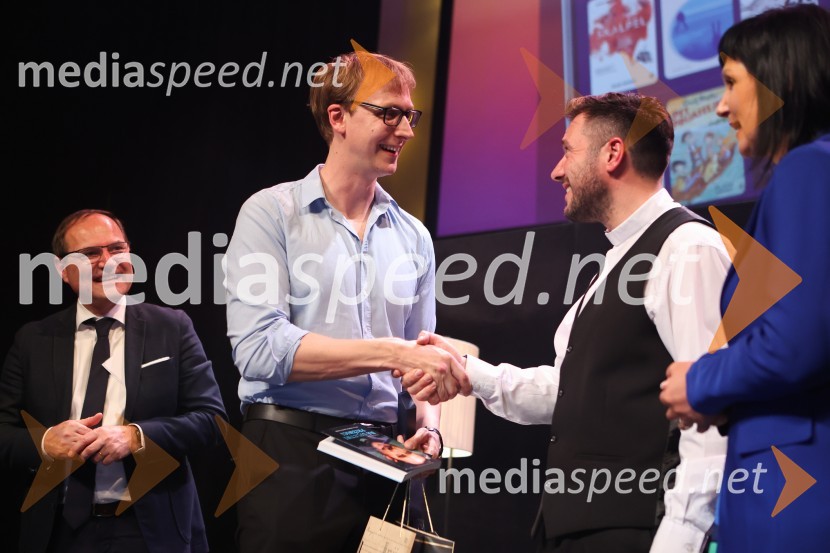  Tone Rode, direktor družbe Družina;  David Zupančič, specializant infektologije, pisatelj in spletni vplivnež;  Martin Golob, duhovnik;  Karmen Pangos, poslovna direktorica, Perutnina Ptuj d.o.o.David in Martin o iskanju miru