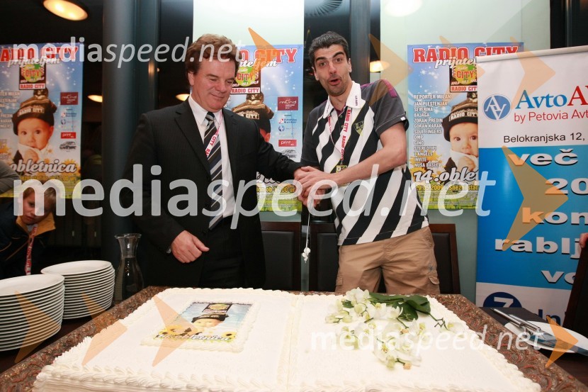 Mišo Hölbl, direktor in lastnik Radia City in Bor Greiner, odgovorni urednik Radia CityRadio City, koncert 2009