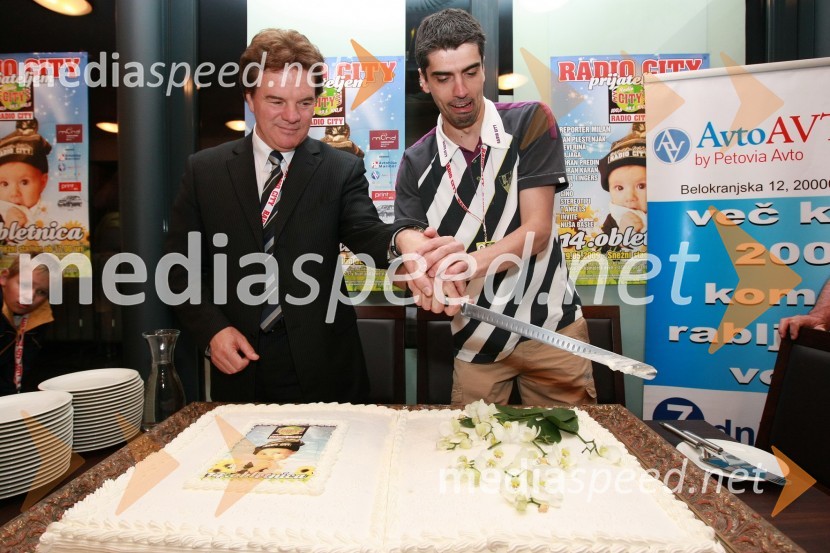 Mišo Hölbl, direktor in lastnik Radia City in Bor Greiner, odgovorni urednik Radia CityRadio City, koncert 2009