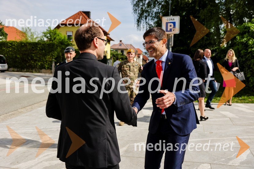  ... ;  Matjaž Rakovec, župan Mestne občine KranjV Parku slovenske himne poklon Slovenski vojski