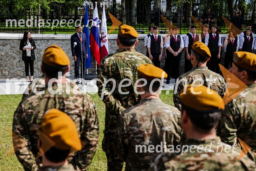  ... ;  Mitja Šeško, moderator prireditev V Parku slovenske himne poklon Slovenski vojski